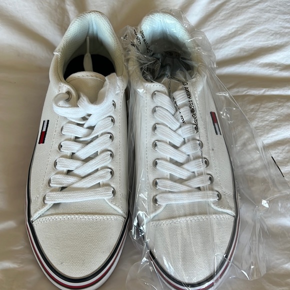 Tommy Hilfiger Shoes - Tommy Hilfiger White Canvas Sneakers
